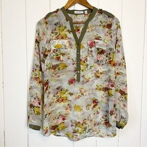 Hannah Sheer Camo Floral Blouse. Size Small.